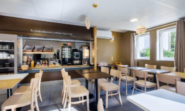 B&B HOTEL Villeneuve Loubet Plage