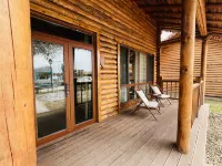 Tekes Swan Inn (Bagua City Center Taiji Altar)