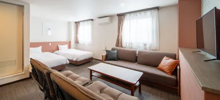 Hotel Il Grandit Отели рядом с достопримечательностью «Sakai Plaza of Rikyu and Akiko»