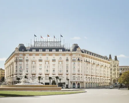 The Palace, a Luxury Collection Hotel, Madrid Отели рядом с достопримечательностью «Королевский ботанический сад Мадрида»
