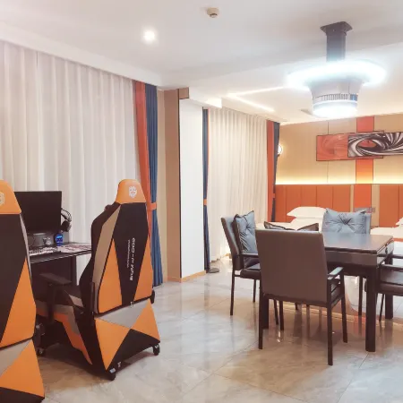 Longshan Benyi E-sports Homestay