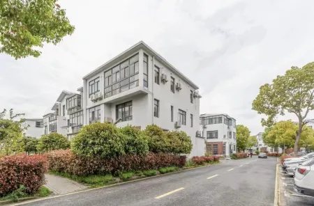 Shanghai International Convention and Exhibition Center Apartment (Hongqiao Hub Store)