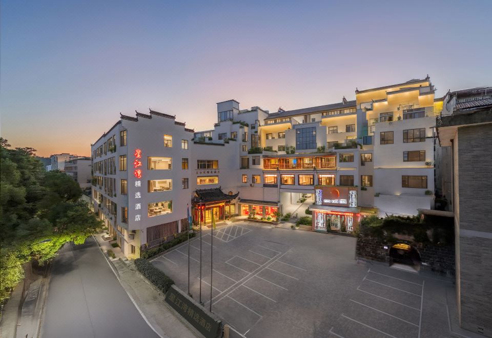 hotel overview picture