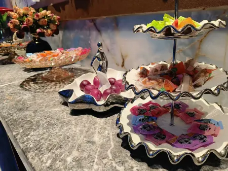 CENTER Отели рядом с достопримечательностью «Kang Bai Wan Zhuang Yuan»