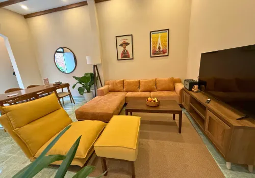 Cosy City Center 4BR Townhouse with Garden in D1