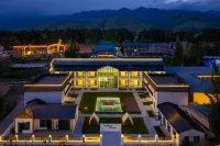 Snowy Cloud View Designer Homestay