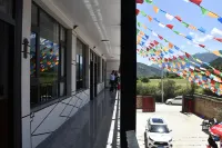 Ajia Rencuo Homestay