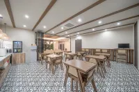巨人飯店 - 早餐