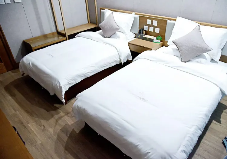 Yunnan Commercial Hotel, Kunming - 2026 Prices & Reviews | Trip.com