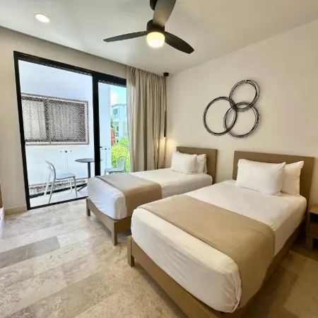 Abba Suites Playa del Carmen Отели рядом с достопримечательностью «Парк Основателей»