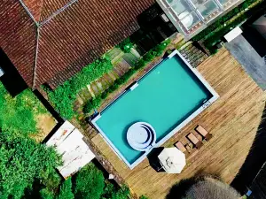 花溪雨谷尾山居溫泉民宿