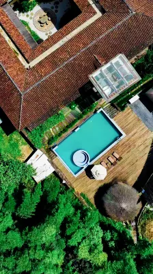 South Kunshan Huaxi Yuguwei Mountain Residence Hotels near Nankunshan National Forest Park - Listening to the Waves and Tracing the Stream