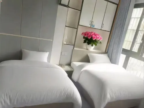 Xiangfeng Hotel (Dejiang Passenger Transport Terminal)