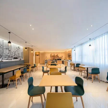 City Yuntu Hotel (Meizhou City Center Wanda Plaza Branch)