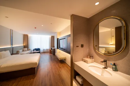 Fengyuan Hotel (Taiyuan Qinxian North Street Maoye World) Отели рядом с достопримечательностью «Taiyuan University (Central Campus)»