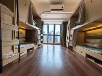珊瑚海青年旅舍（碧湖萬達廣場店） - 青年旅館