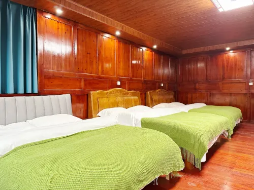 Qingxin Mountain Residence Homestay in Heishui County