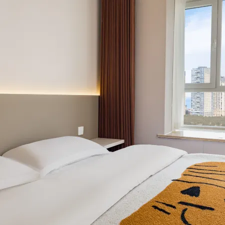 Zhouya Seaview Audio-Visual Vacation Homestay (Huoju 8th Street International Coastal Baths)