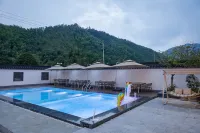 Qiyun Song-style Courtyard Villa Homestay - สระว่ายน้ำแบบอินฟินิตี้