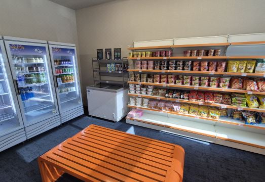 3. 더 익스테이 라..