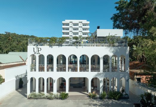 더 업 호텔 수영장