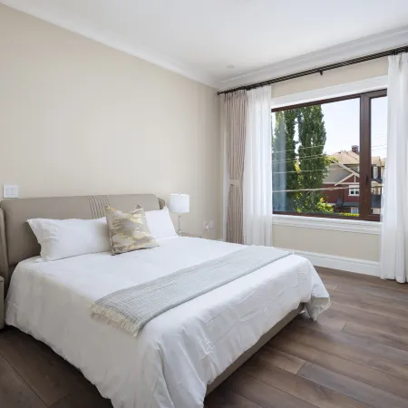 Vancouver Stay ----- Modern Richmond Home Next to YVR Airport--Brand New & Stylish