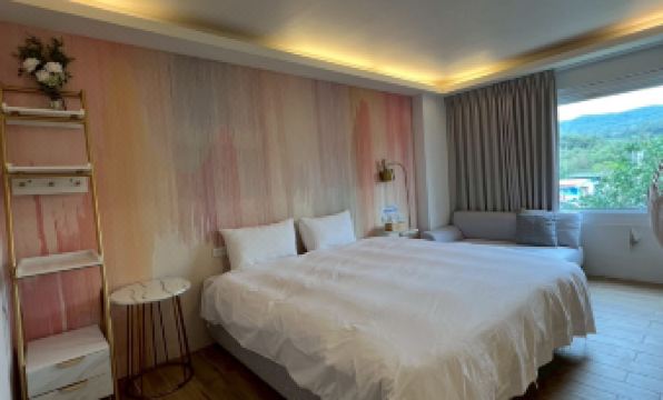 Lovestar Lakeside Hotel - Stars Building