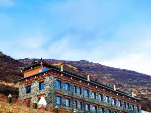 Floral Hotel·Muni Gou Tangla Pozhang Hotel
