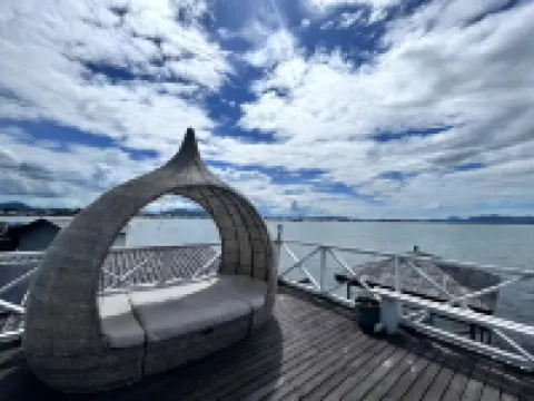 Vera Lavu Water Villa (24-Hour Chinese Housekeeper Service & Unlimited Snorkeling)