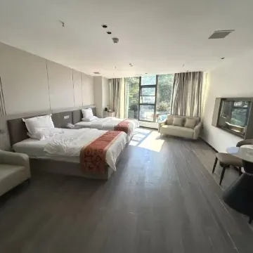 Chaoping Xinyue Hotel