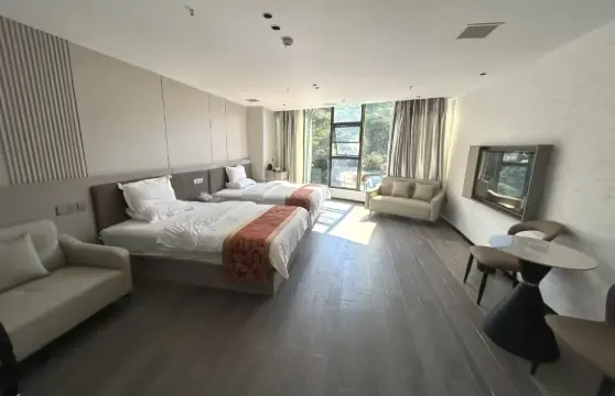 隆林朝平鑫悦酒店