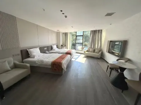 Chaoping Xinyue Hotel