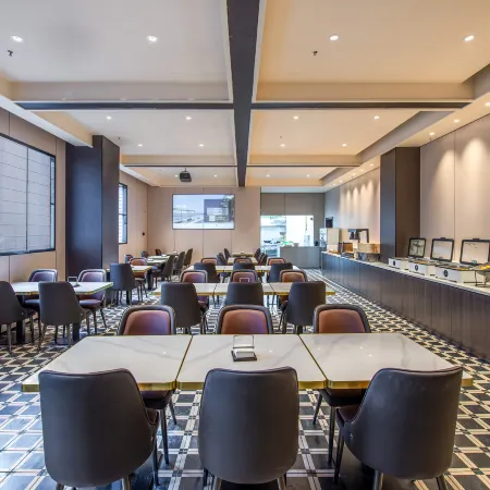 Home Hotel (Jishou University)