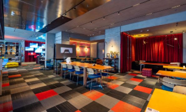 Yichuan Yue Bai Hotel