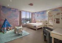 Rebecca Hotel (Xuchang Caowei Ancient Town Pangdonglai Times Square) - Familien