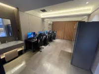 IDJ Love E-Sports Hotel (Kaifeng Qingming Riverside Garden Gulou Night Market)