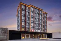 Ji Feng Hotel (Kaifeng Henan University Minglun Campus)