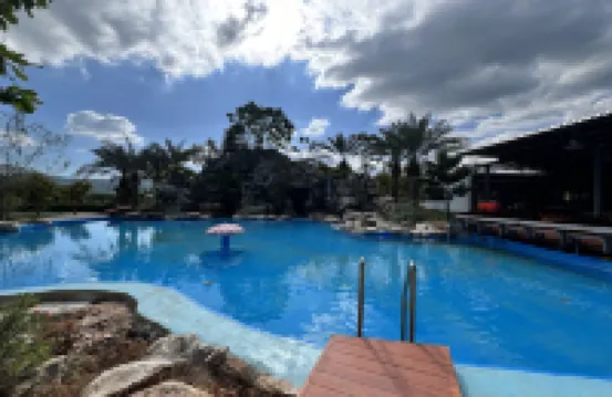 Honey Queen Resort