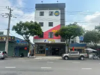 A HOTEL Hotel dekat Marble Moutain