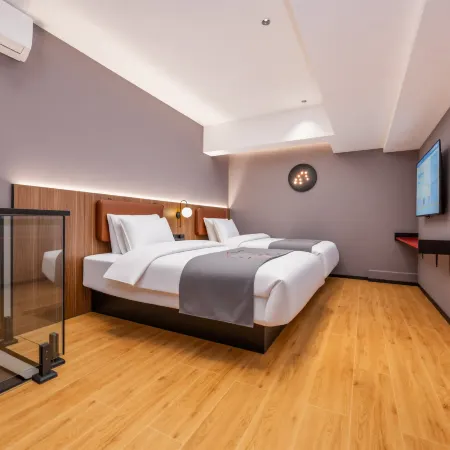 Home Inn YUNIK E-sports Hotel (Beijing Railway Station Branch)