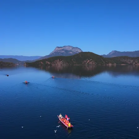 Lugu Lake Scenic Area Xingyue Lake View Seaview Hotel