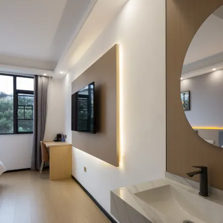 Qiyan Smart Hotel (Guilin High-Speed Railway North Station)