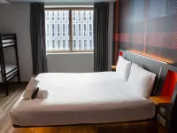 easyHotel Paris Nord Aubervilliers Các khách sạn gần 19. Buttes-Chaumont - La Villette