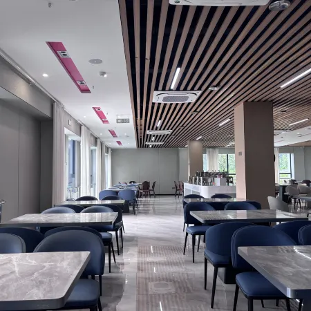 Longshanju Hotel