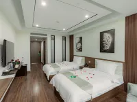 Long Hotel Hotel dekat Marble Moutain