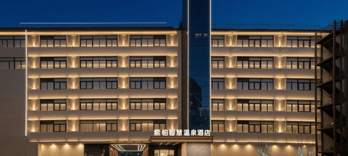 Red River Water Town Zibo Smart Hot Spring Hotel in Mile City Center Hotel di Mil