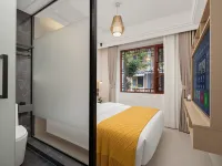 Yazun Homestay (Fuxian Lake Guanglong Town) Hotels in Chengjiang