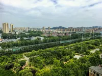 Lifeng Hotel (Qingdao North Railway Station Licun Night Market Branch) - Bergblick