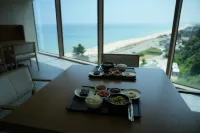 Cliffbeach Resort&Pool Villa - breakfast