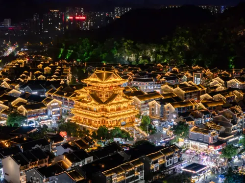 MEHOOD LESTIE HOTEL (Liuzhou Yaobu Ancient Town & Sunshine 100 City Plaza Branch) - 4-Star